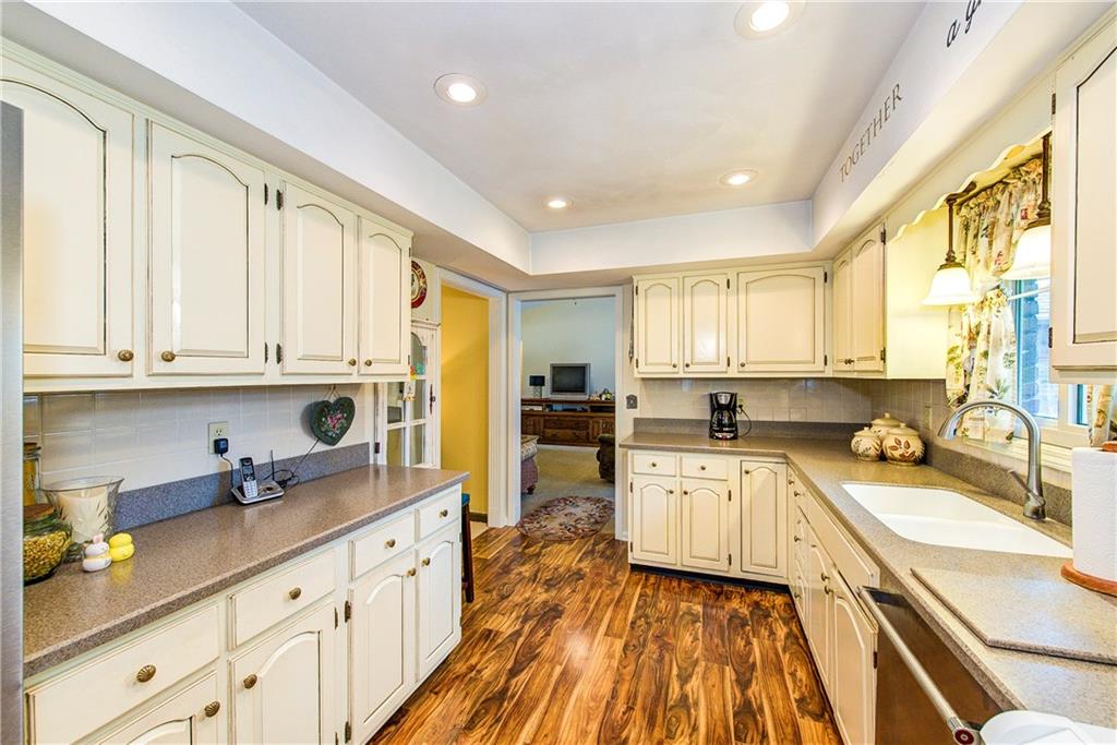 658 Canyon Road Indianapolis, IN 46217 - Photo 21 of 48 Gallery Image 21