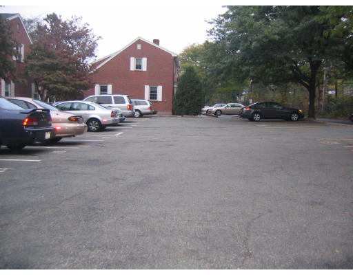 35 Charlesbank Road, Unit 35 Newton, MA 02458 - Photo 12 of 13 Gallery Image 12