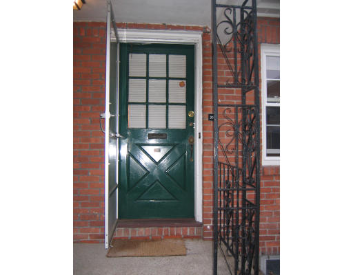 35 Charlesbank Road, Unit 35 Newton, MA 02458 - Photo 3 of 13 Gallery Image 3