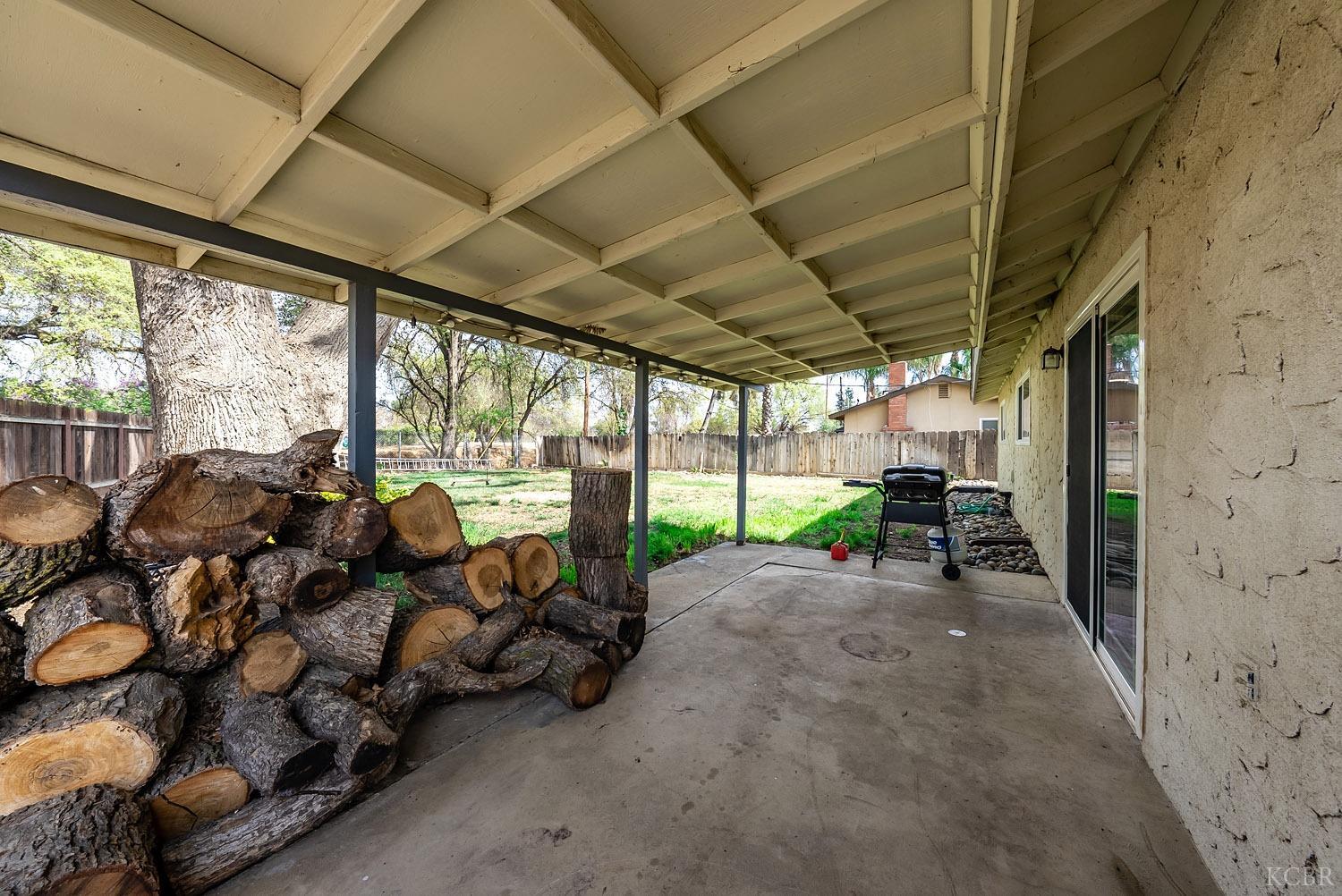 952 Raymond Road Hanford, CA 93230 - Photo 17 of 26 Gallery Image 17