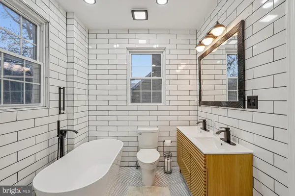 $5,500 | 3422 Pennsylvania Ave. Southeast, Washington, DC 20020