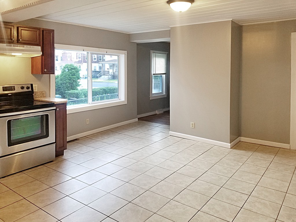 384 Nottingham Street Springfield, MA 01104 - Photo 11 of 25