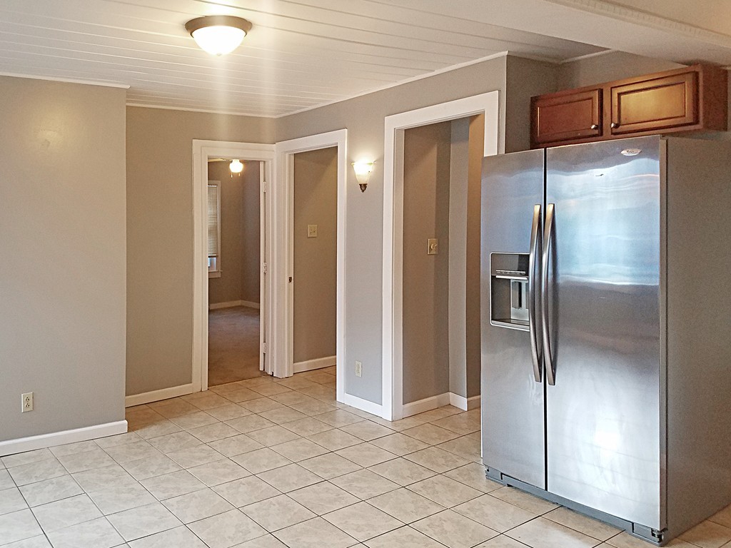 384 Nottingham Street Springfield, MA 01104 - Photo 14 of 25