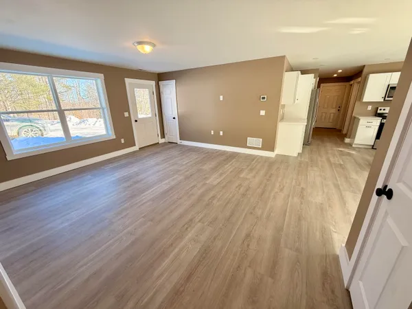 $369,900 | 5 Oldham Road, St. Albans, ME 04971