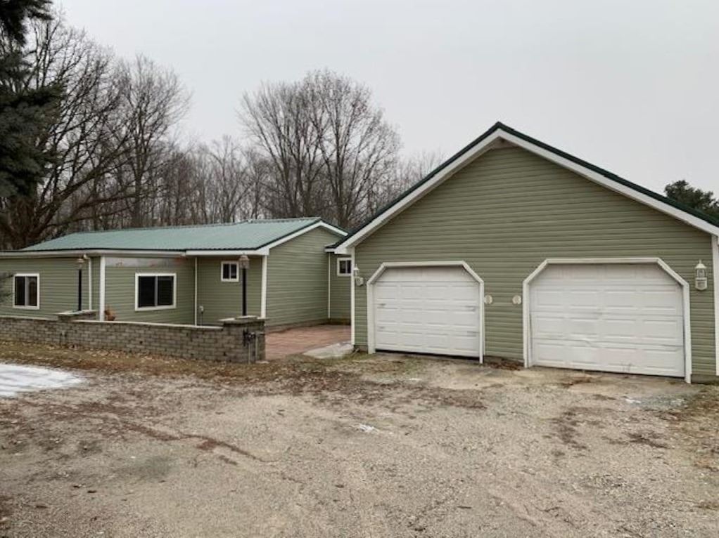 10387 Buchanan Road Sumner, MI 48889 - Photo 1 of 12 1856926.JPG