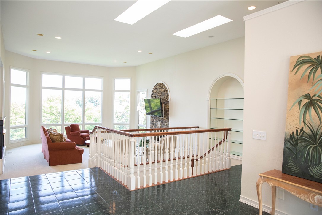 103 Wynmere Way Seneca, SC 29672 - Photo 7 of 40 Gallery Image 7