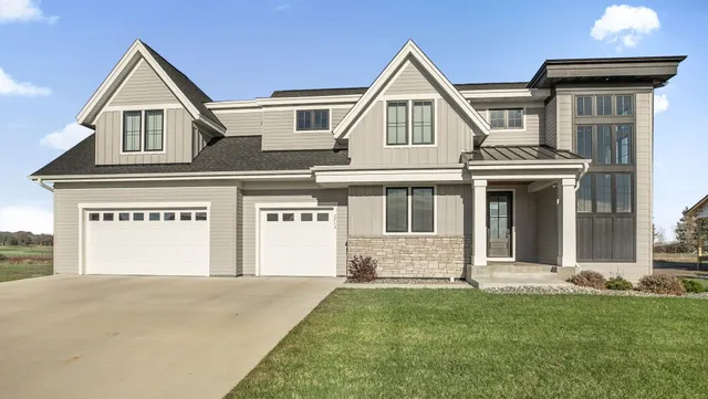 $1,099,900 | 2713 Lehman Court, Sartell, MN 56377
