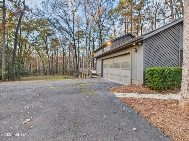 a house view with a outdoor space
