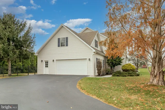 a view of backyard of house
