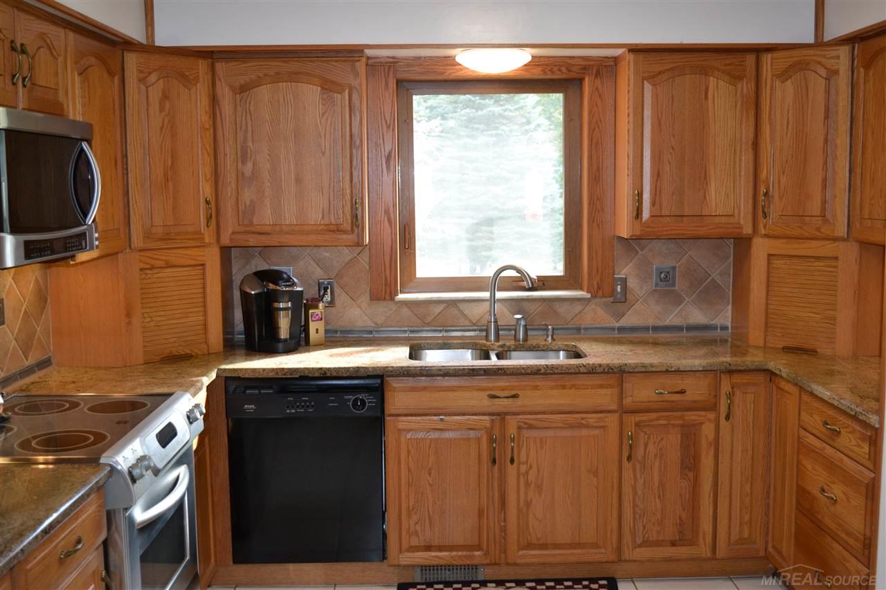75153 Dequindre Road Leonard, MI 48367 - Photo 9 of 49