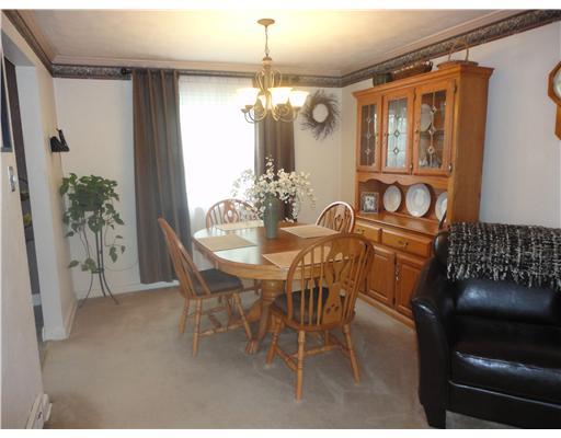 4871 East Willock Road Baldwin, PA 15227 - Photo 4 of 16 Dining Room.
