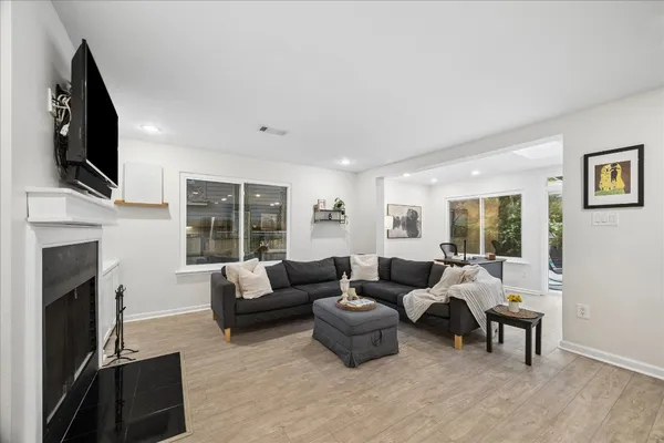 $629,000 | 11 Twisted Birch Pl Court, The Woodlands, TX 77381