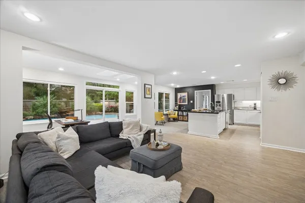 $629,000 | 11 Twisted Birch Pl Court, The Woodlands, TX 77381