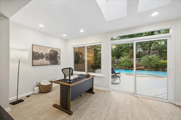 $629,000 | 11 Twisted Birch Pl Court, The Woodlands, TX 77381