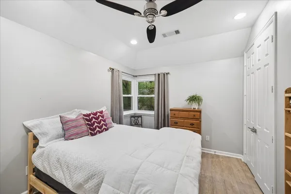 $629,000 | 11 Twisted Birch Pl Court, The Woodlands, TX 77381