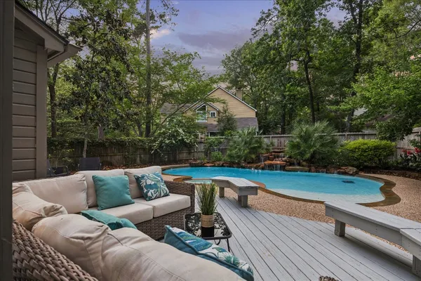 $629,000 | 11 Twisted Birch Pl Court, The Woodlands, TX 77381
