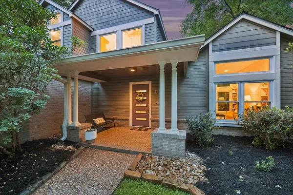$629,000 | 11 Twisted Birch Pl Court, The Woodlands, TX 77381