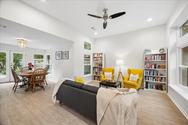 $629,000 | 11 Twisted Birch Pl Court, The Woodlands, TX 77381