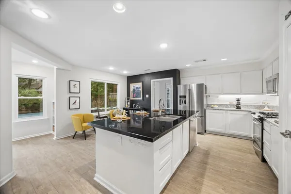 $629,000 | 11 Twisted Birch Pl Court, The Woodlands, TX 77381