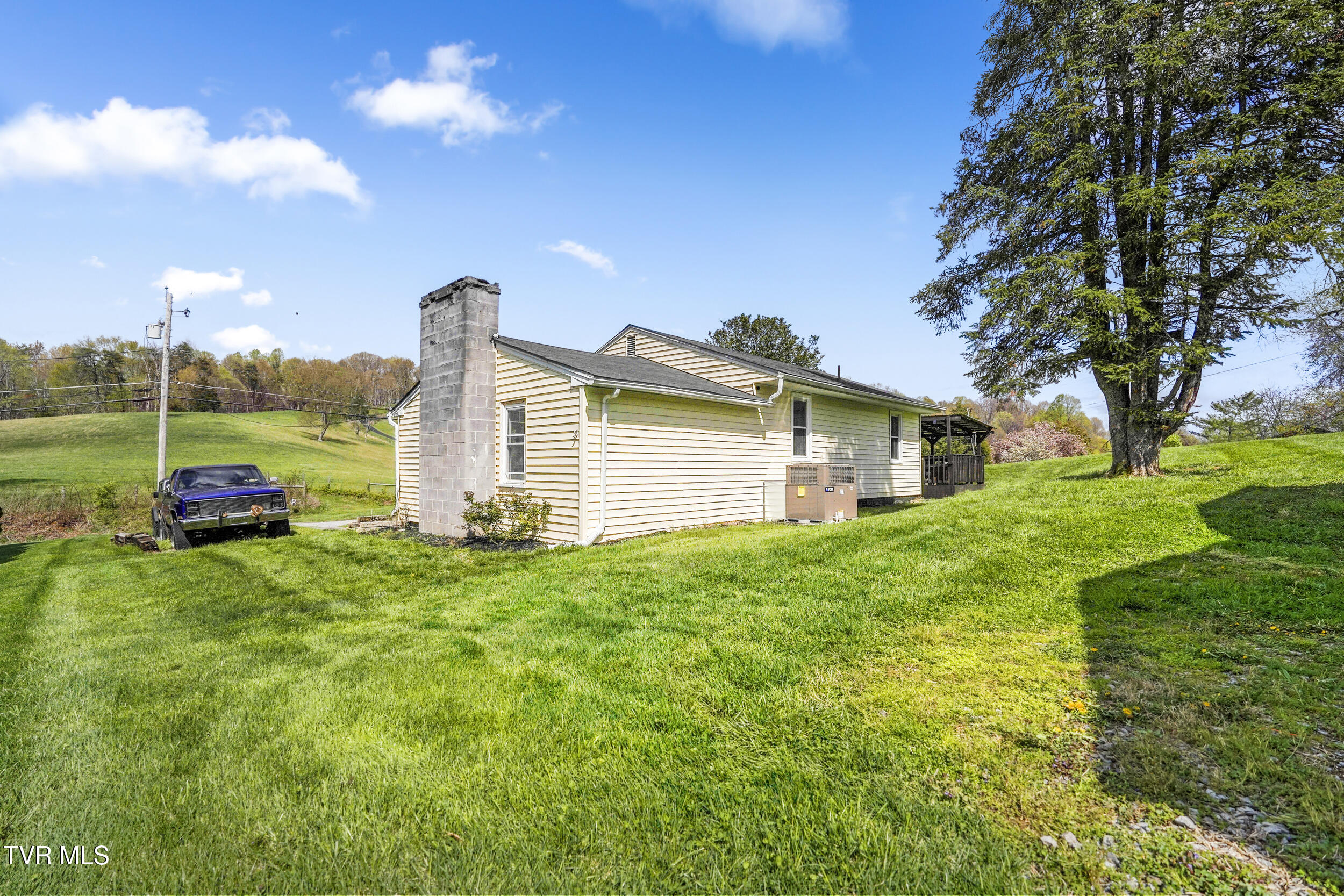 19482 Pairgin Road Bristol, VA 24202 - Photo 29 of 32 30_arw08062