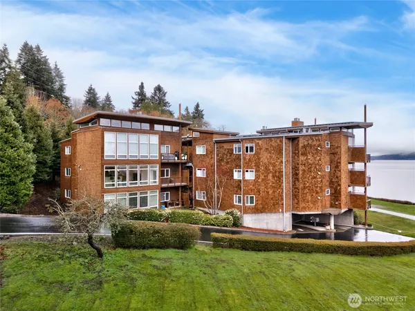 $825,000 | 4501 Fidalgo Bay Road, Unit 1002, Anacortes, WA 98221