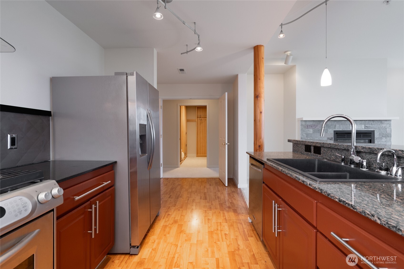 4501 Fidalgo Bay Road, Unit 1002 Anacortes, WA 98221 - Photo 15 of 32