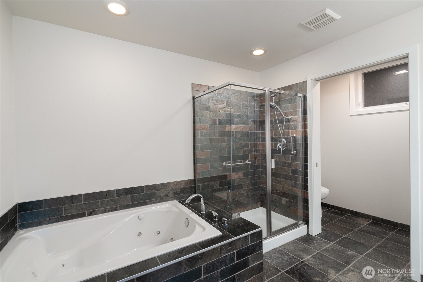 4501 Fidalgo Bay Road, Unit 1002 Anacortes, WA 98221 - Photo 19 of 32