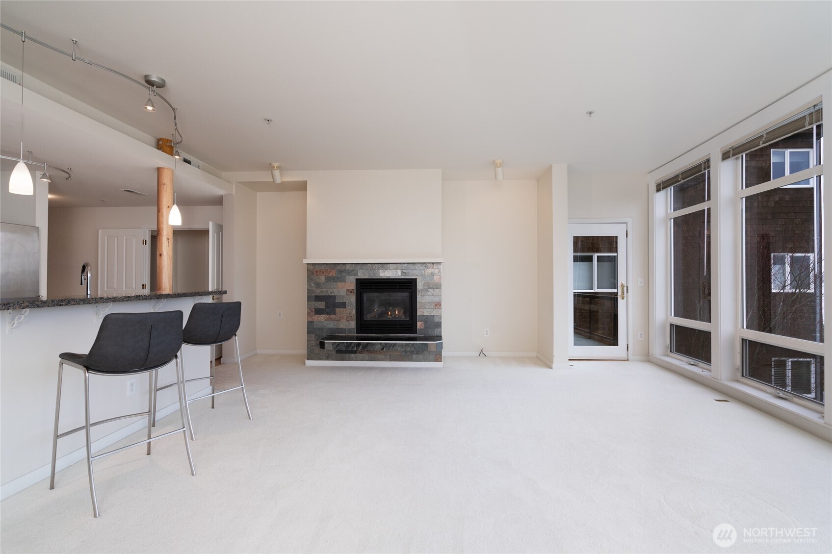 4501 Fidalgo Bay Road, Unit 1002 Anacortes, WA 98221 - Photo 6 of 32