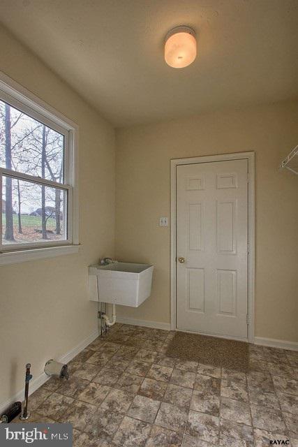 2942 Ridings Way York, PA 17408 - Photo 13 of 27 Gallery Image 13