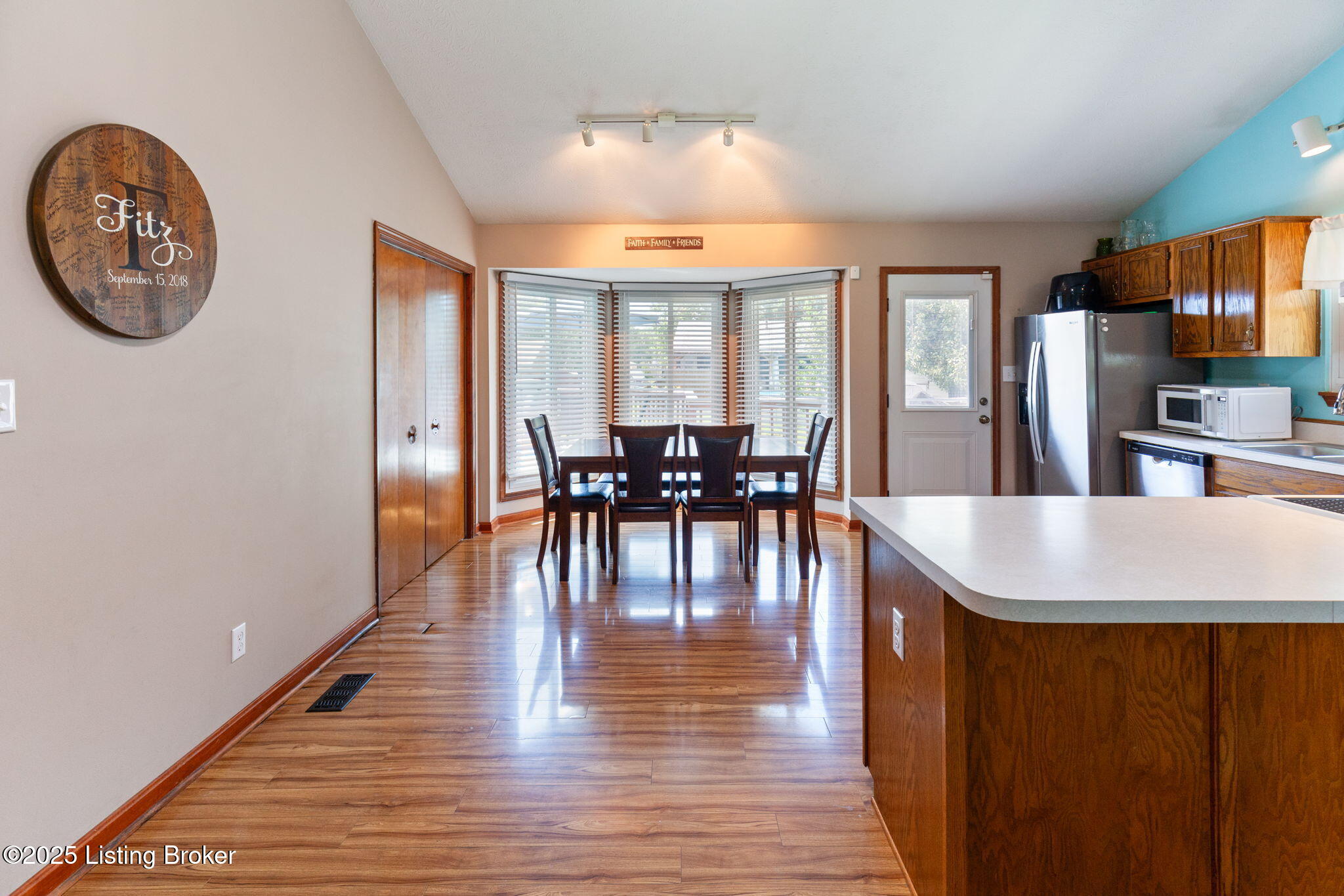 12214 Ridgemont Road Louisville, KY 40229 - Photo 12 of 38 12214 Ridgemont Rd-19