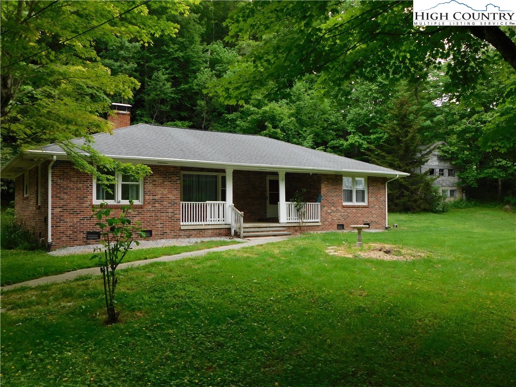 47 Ruffin Street Linville, NC 28646 - Photo 1 of 38 Gallery Image 1