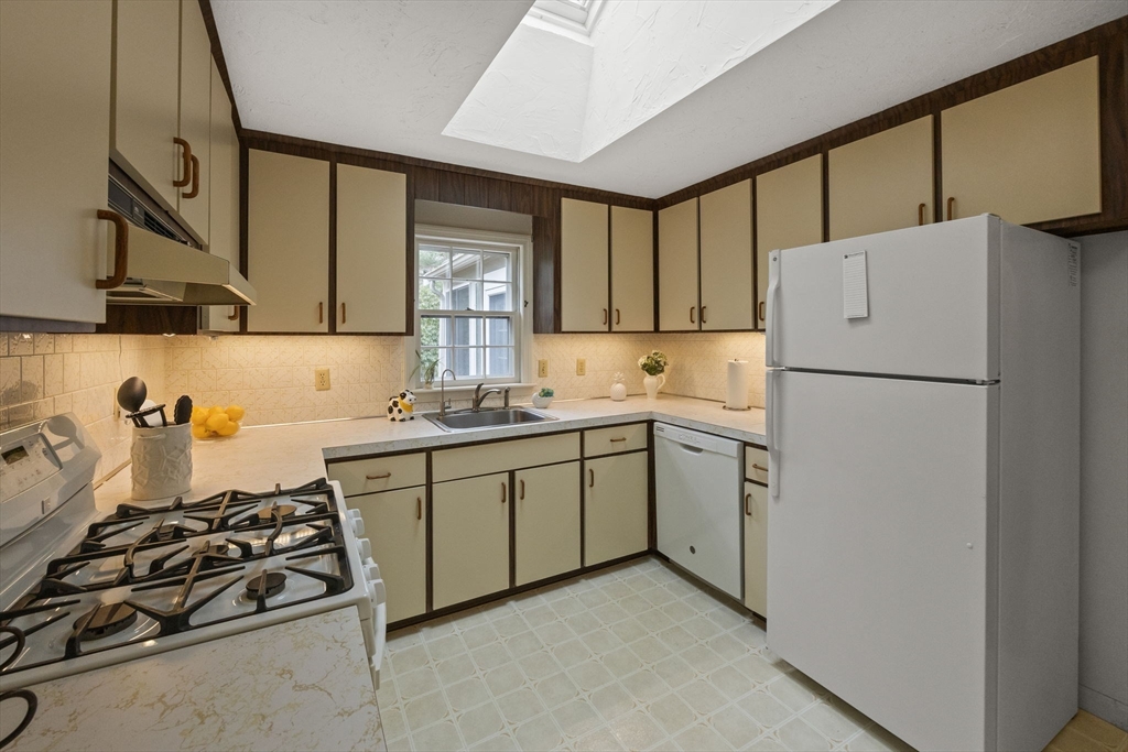 49 Head Of Pond Road Barnstable, MA 02648 - Photo 17 of 35 Gallery Image 17