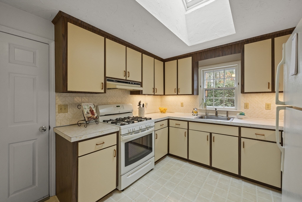 49 Head Of Pond Road Barnstable, MA 02648 - Photo 18 of 35 Gallery Image 18