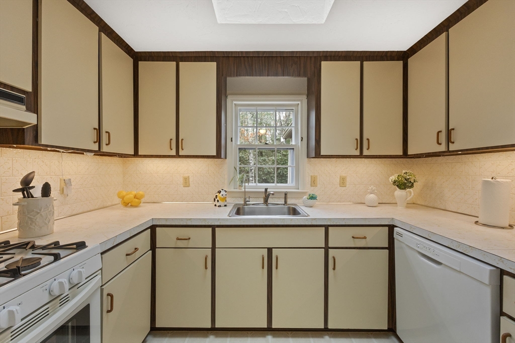 49 Head Of Pond Road Barnstable, MA 02648 - Photo 19 of 35 Gallery Image 19