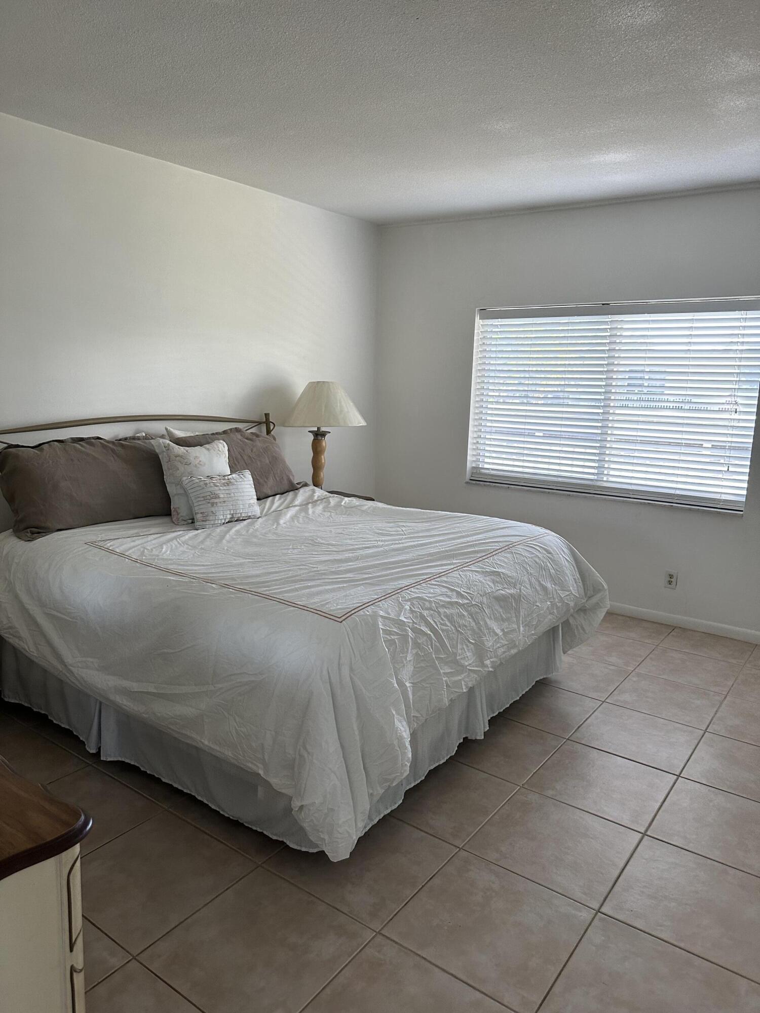 6520 North Ocean Boulevard, Unit 21 Ocean Ridge, FL 33435 - Photo 5 of 14 IMG_5220