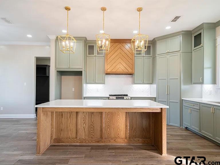 404 Small Oaks Road Kilgore, TX 75662 - Photo 13 of 34