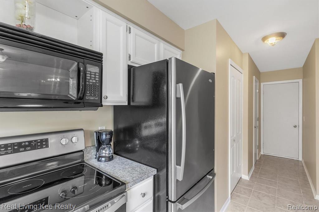 1609 Stonecrest Drive Rochester Hills, MI 48307 - Photo 17 of 39