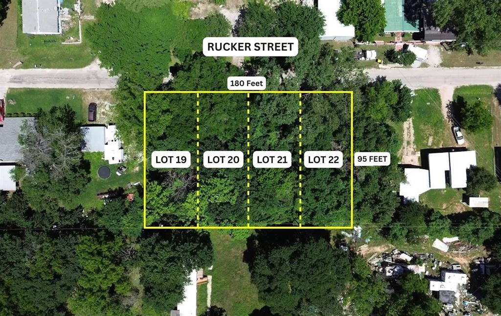 a sign that is sitting in front of a building