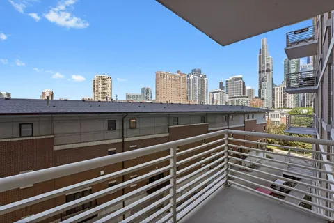 $350,000 | 1515 South Prairie Avenue, Unit 516, Chicago, IL 60605