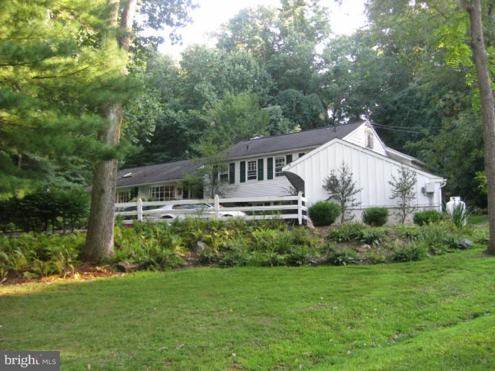 25 Paper Mill Road Newtown Square, PA 19073 - Photo 2 of 9 Exterior Side