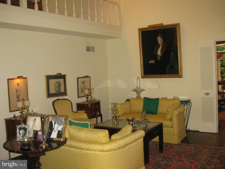 25 Paper Mill Road Newtown Square, PA 19073 - Photo 6 of 9 Living Room