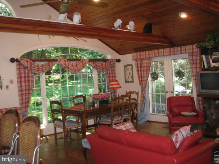 25 Paper Mill Road Newtown Square, PA 19073 - Photo 8 of 9 Great Room