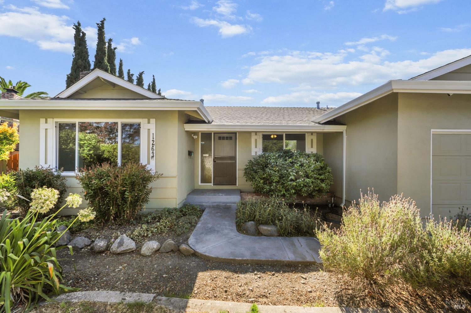 1263 Kerney Street Santa Rosa, CA 95401 - Photo 2 of 34 Gallery Image 2