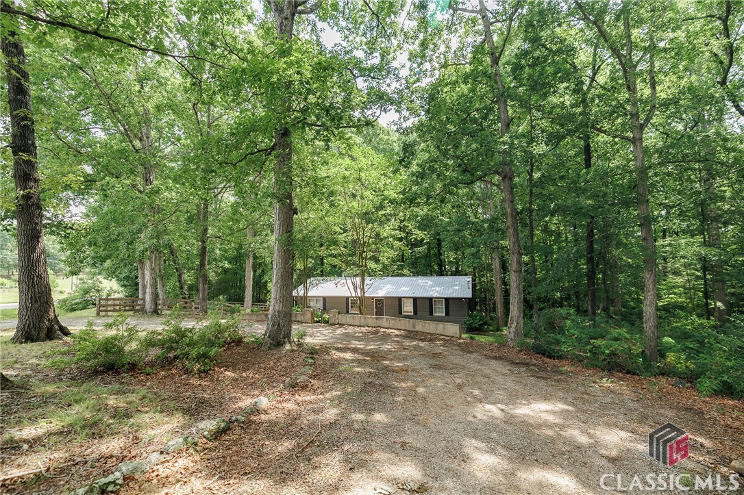 2401 Oliver Bridge Road Watkinsville, GA 30677 - Photo 19 of 25 Large circular driveway
