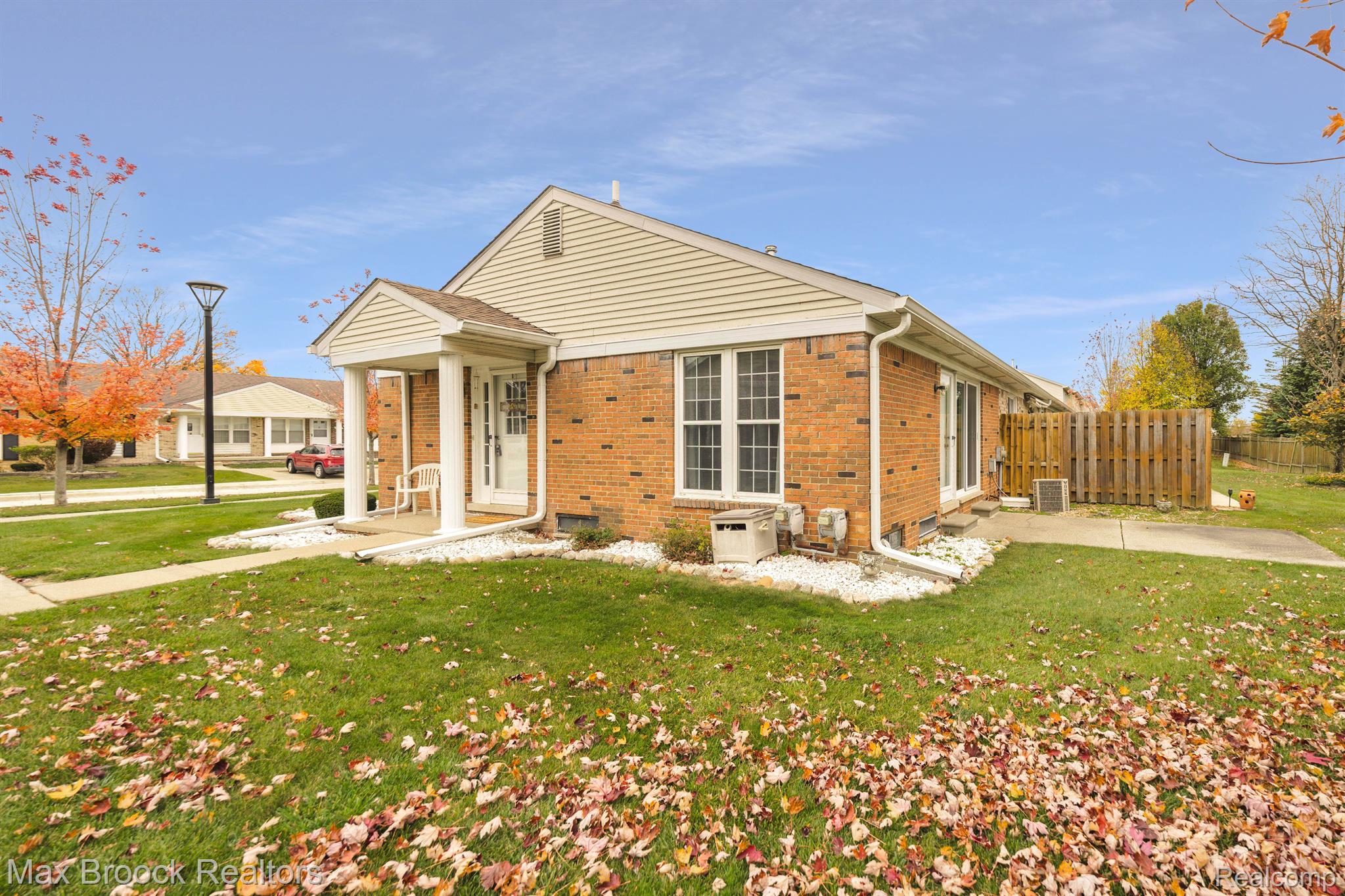 17525 Rudgate Street Southgate, MI 48195 - Photo 3 of 38 17525 Rudgate
