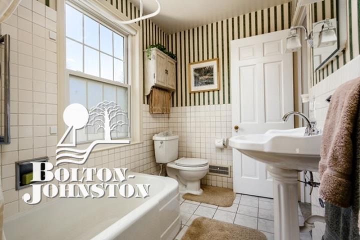 176 Fisher Road Grosse Pointe, MI 48230 - Photo 22 of 37 Upstairs Bathroom