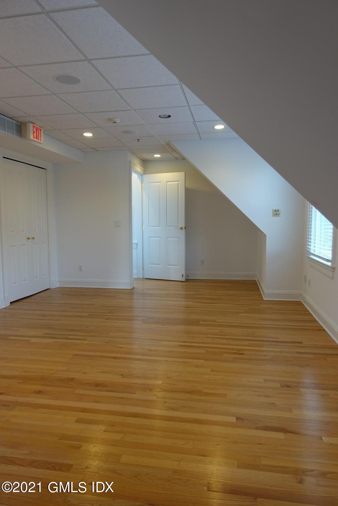 23 Benedict Place, Unit 3 Greenwich, CT 06830 - Photo 11 of 16 a view of room