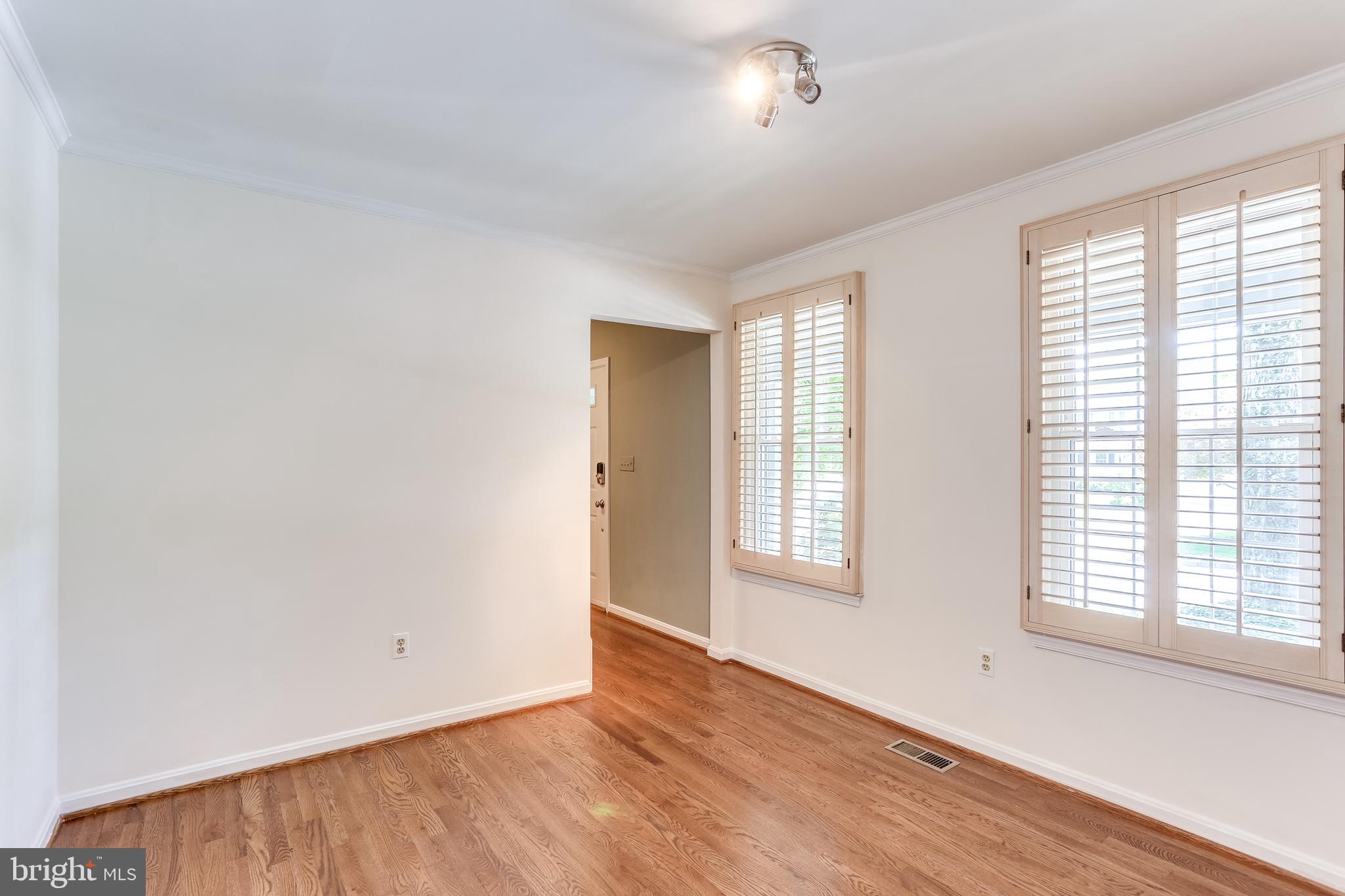 6905 Rawhide Ridge Columbia, MD 21046 - Photo 11 of 39 Dining room with Hardwood Floors