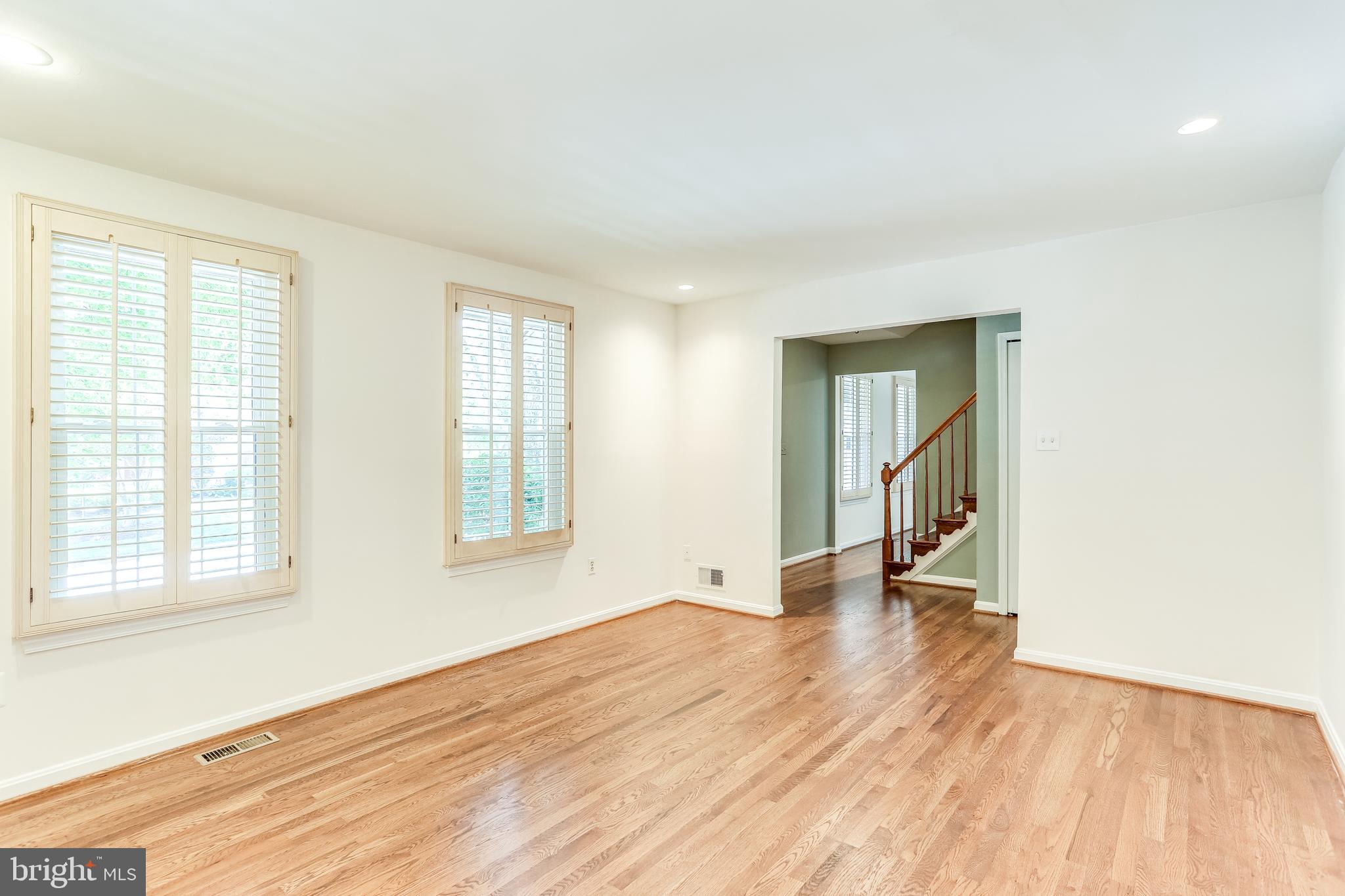 6905 Rawhide Ridge Columbia, MD 21046 - Photo 9 of 39 Large LR with Hardwood Floors