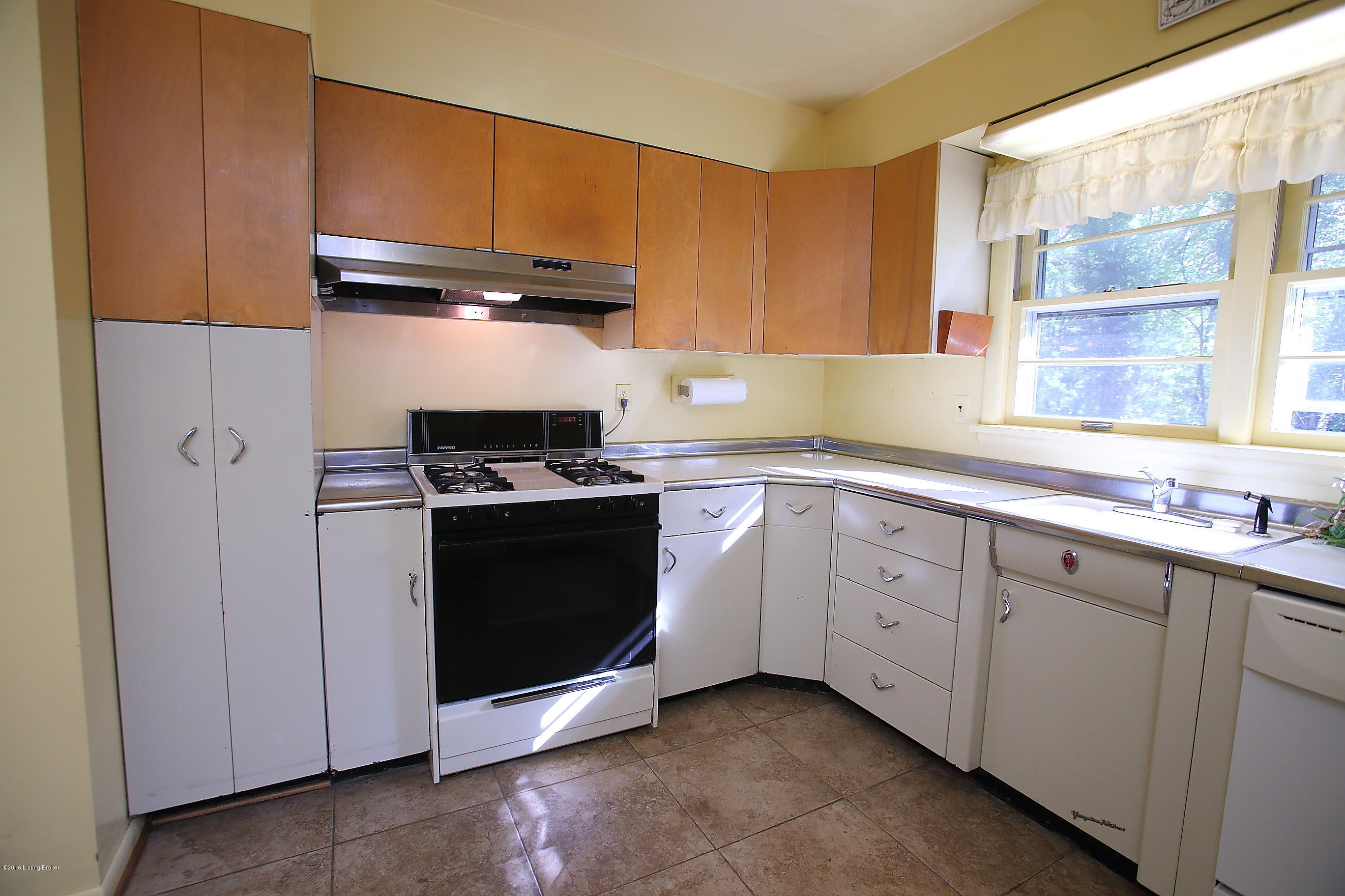 4224 Dolphin Road Houston Acres, KY 40220 - Photo 14 of 50 Kitchen